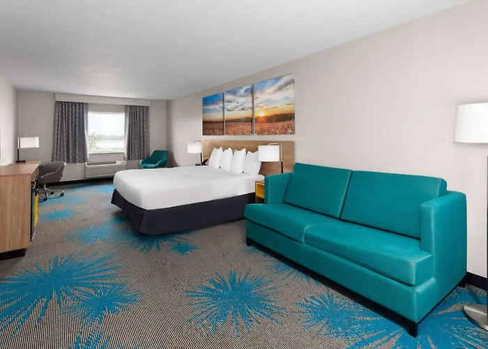 Days & By Wyndham I-80 Hotel Morris