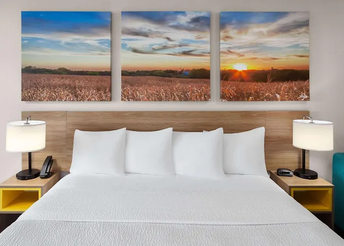 Days & By Wyndham I-80 Hotel